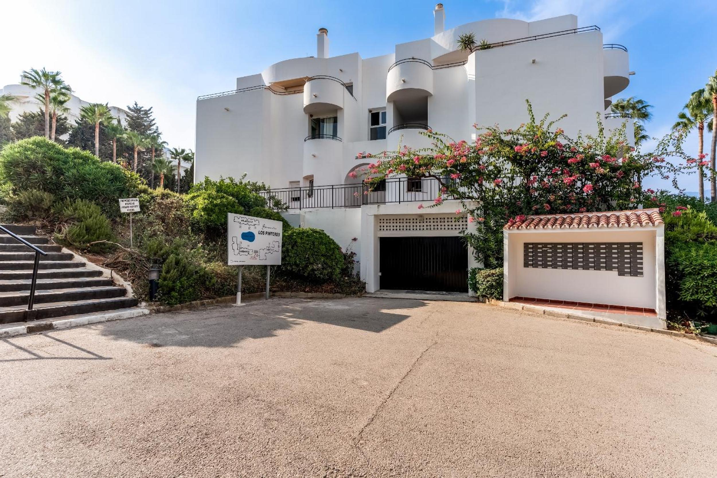 Estepona Golf Apt - Los Pintores - Pool & Terrace
