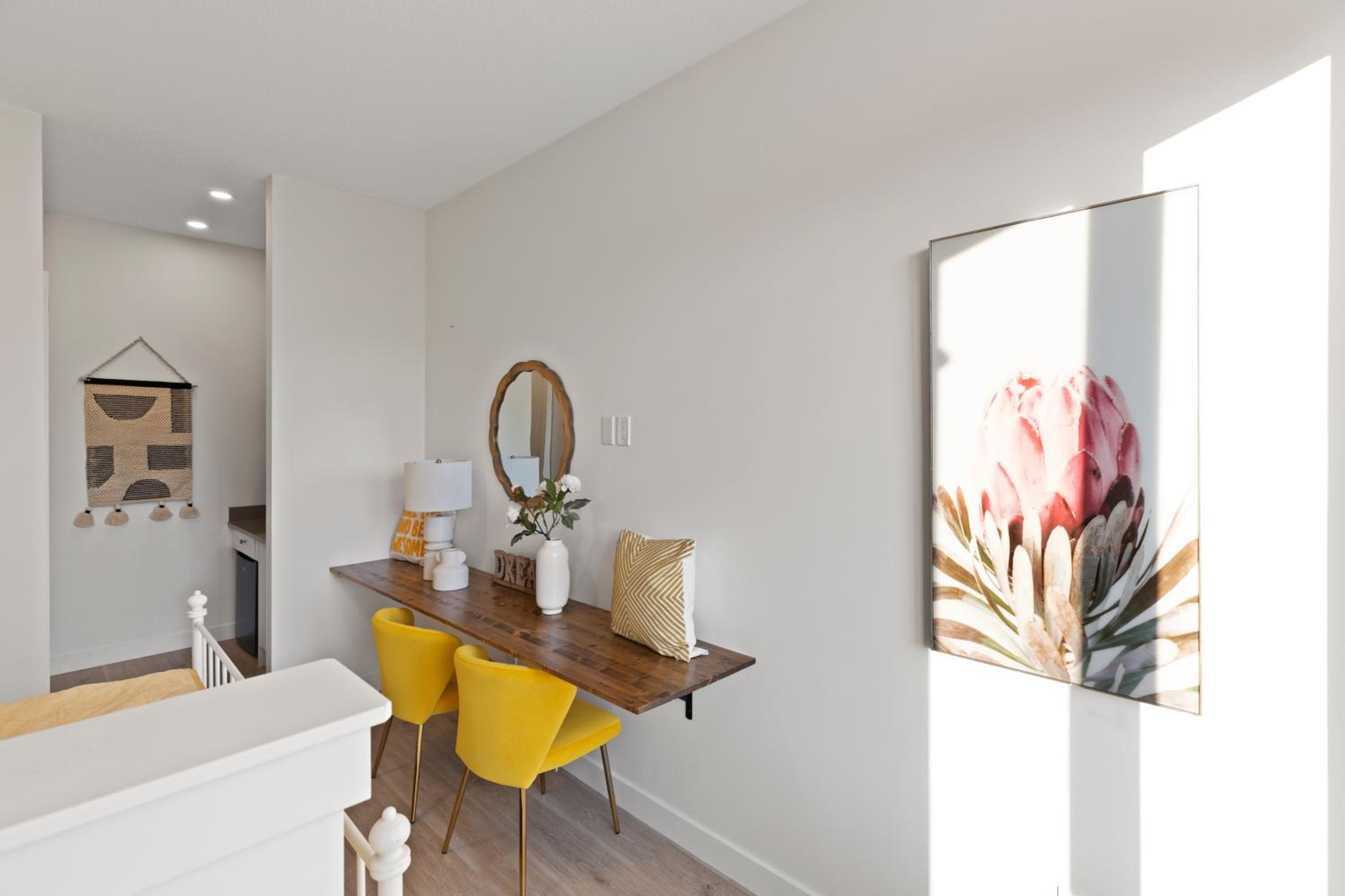 Entire 1BDR Bath 2 min 2 Train Pineapple Suite