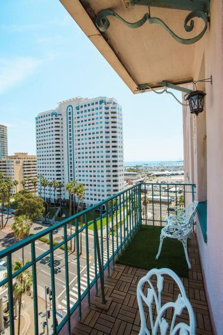 Chambre de Bonne in Downtown Long Beach