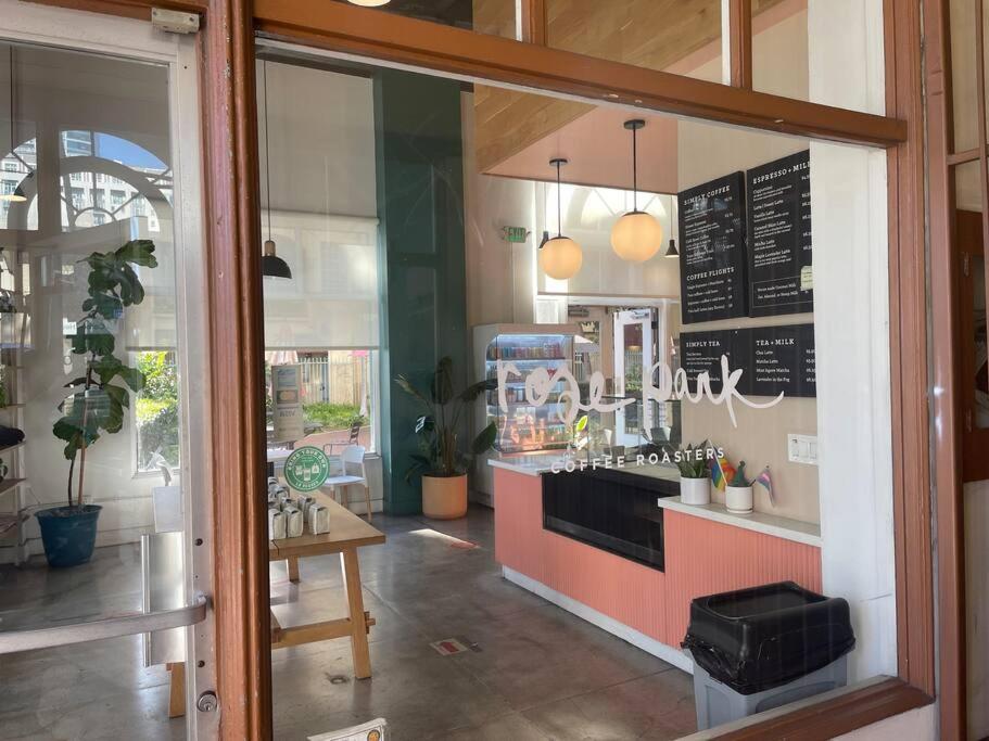 Chambre de Bonne in Downtown Long Beach