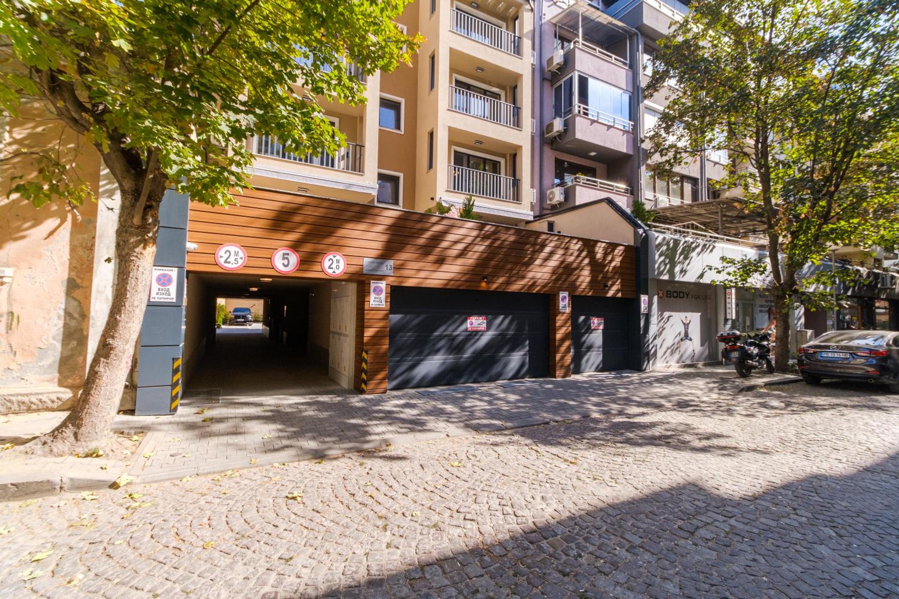 LDV 13 1-Bedroom Apartments Free private parking