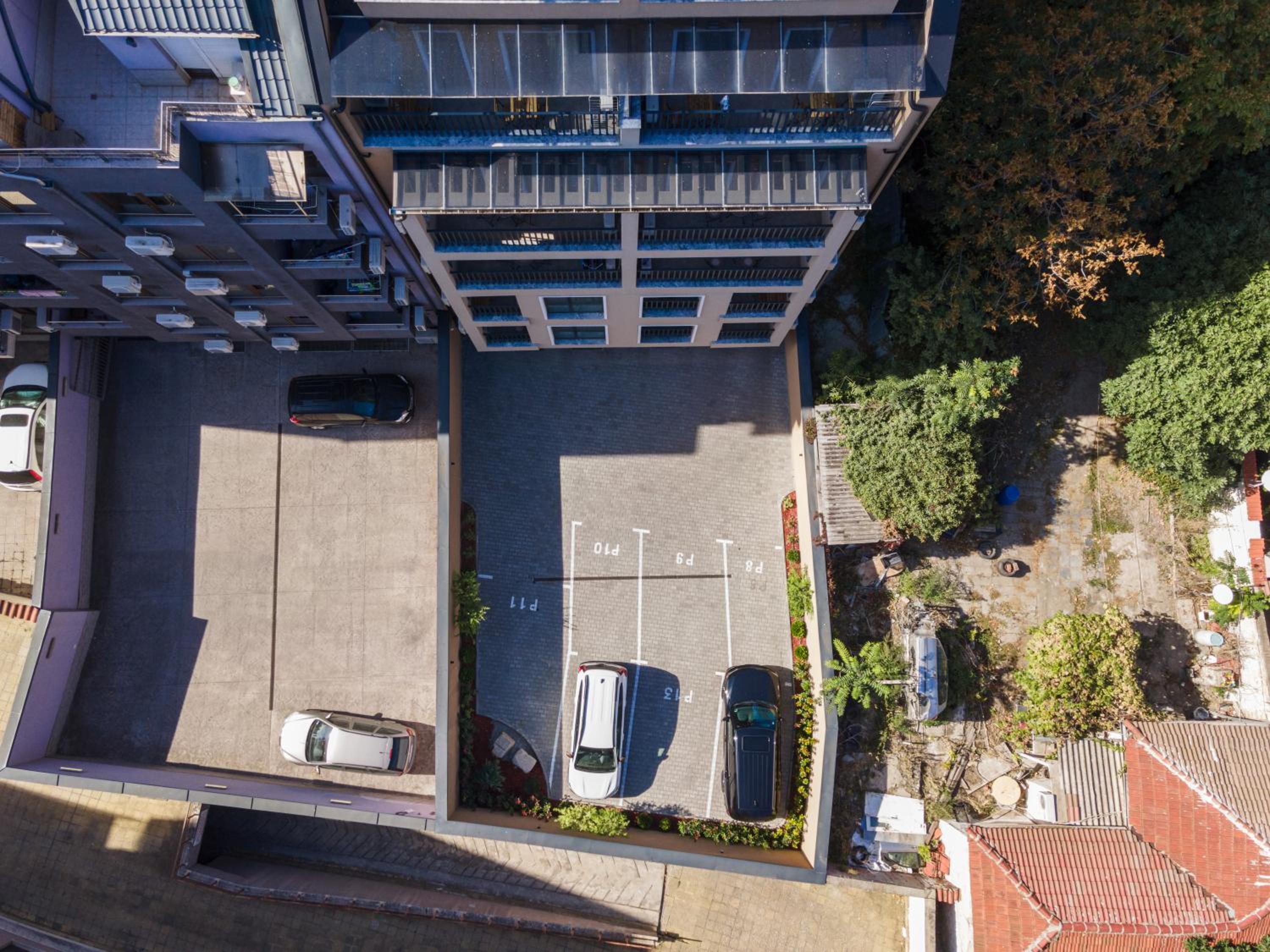 LDV 13 1-Bedroom Apartments Free private parking