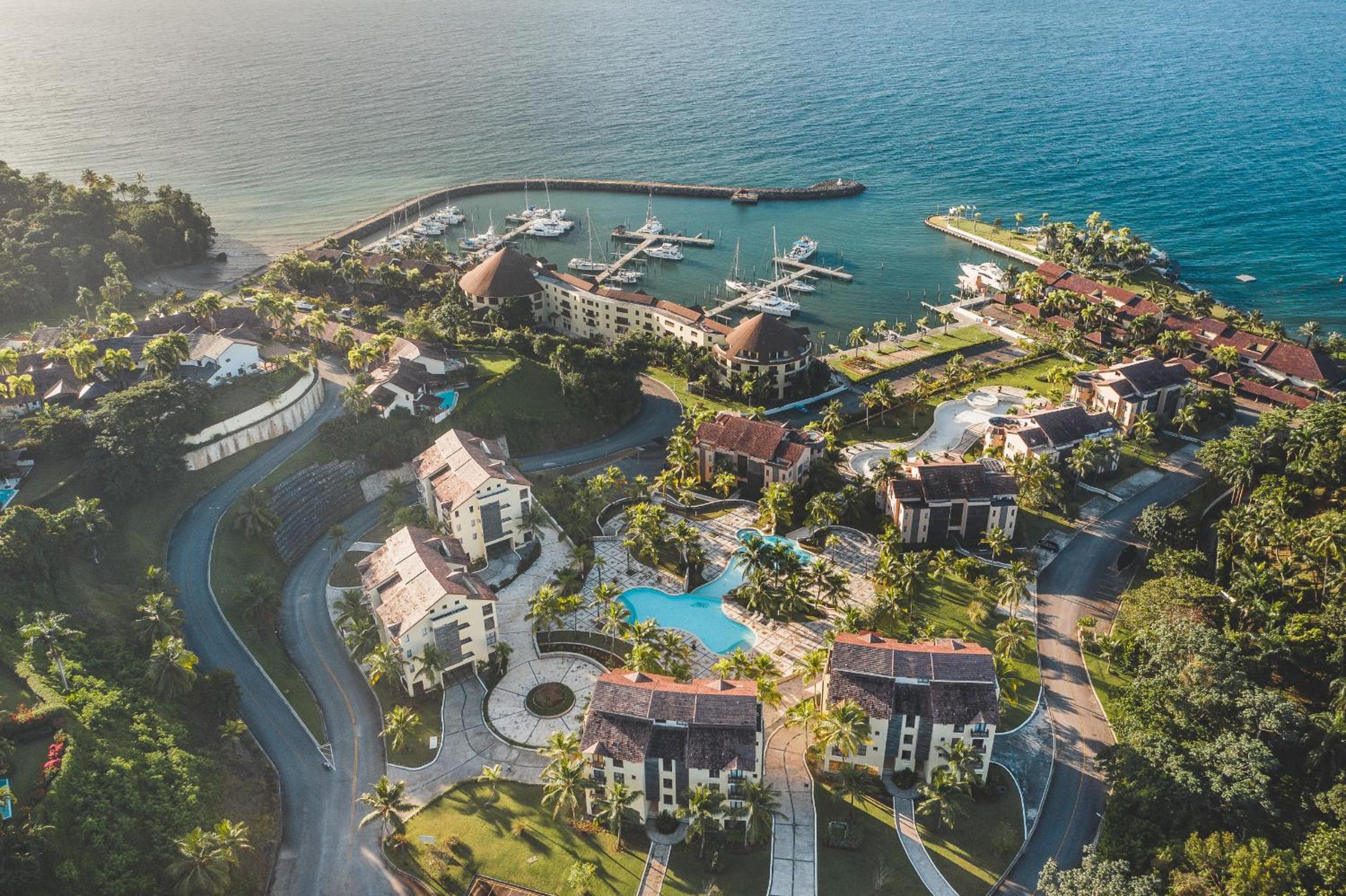 Magnificent villa with ocean view in Puerto Bahia