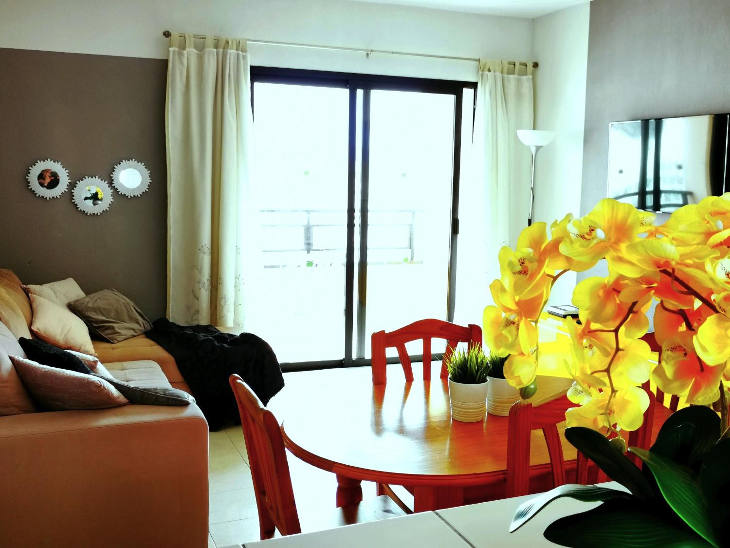 Skyline View Apartment - FREE PRIVATE Parking Including & Guest BONUS