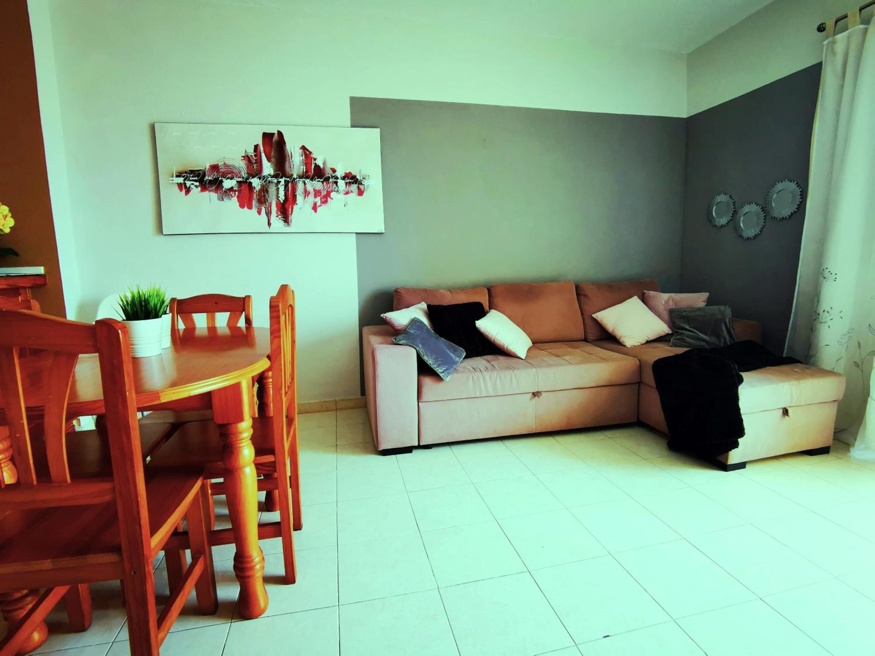Skyline View Apartment - FREE PRIVATE Parking Including & Guest BONUS