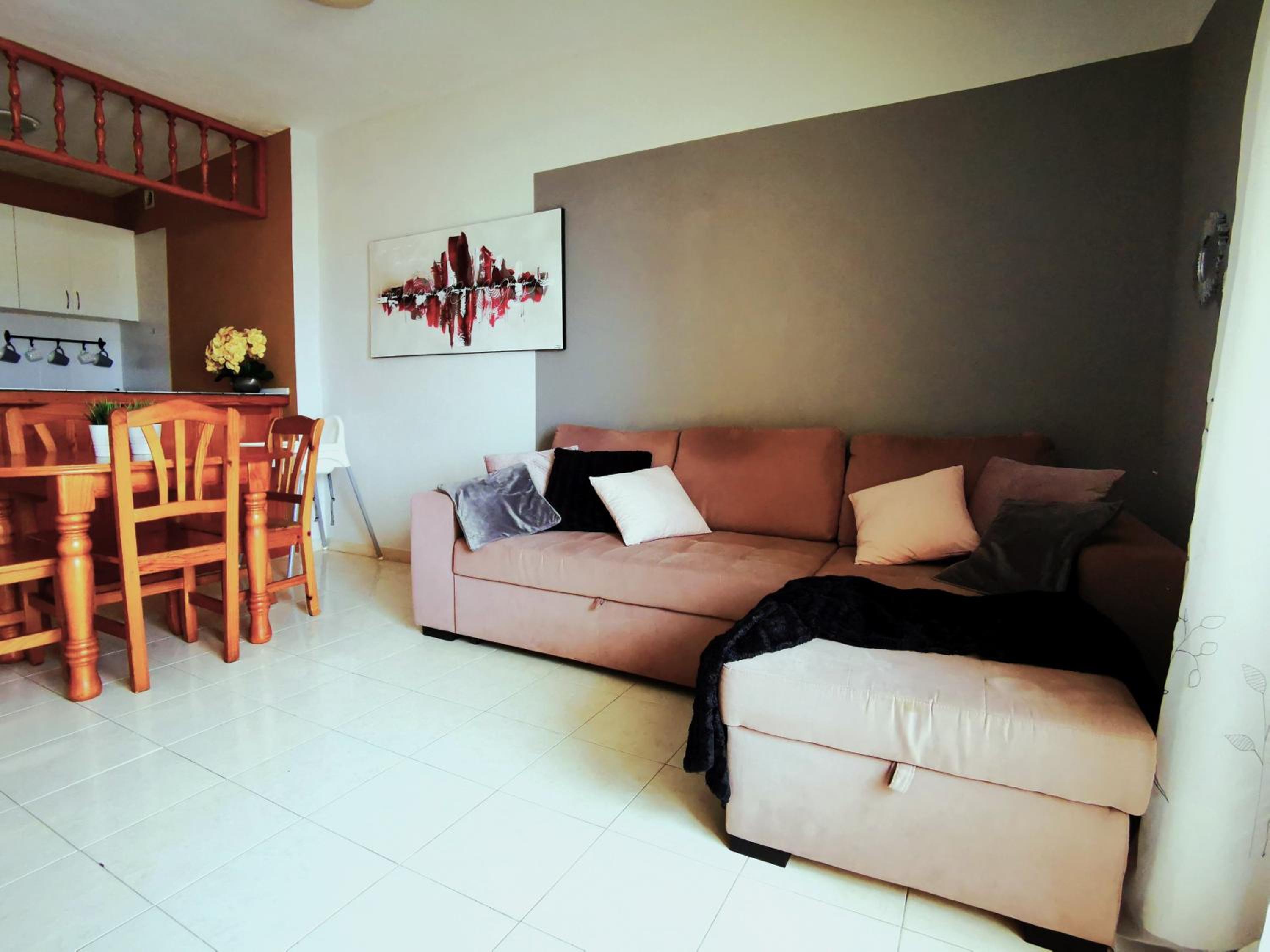 Skyline View Apartment - FREE PRIVATE Parking Including & Guest BONUS
