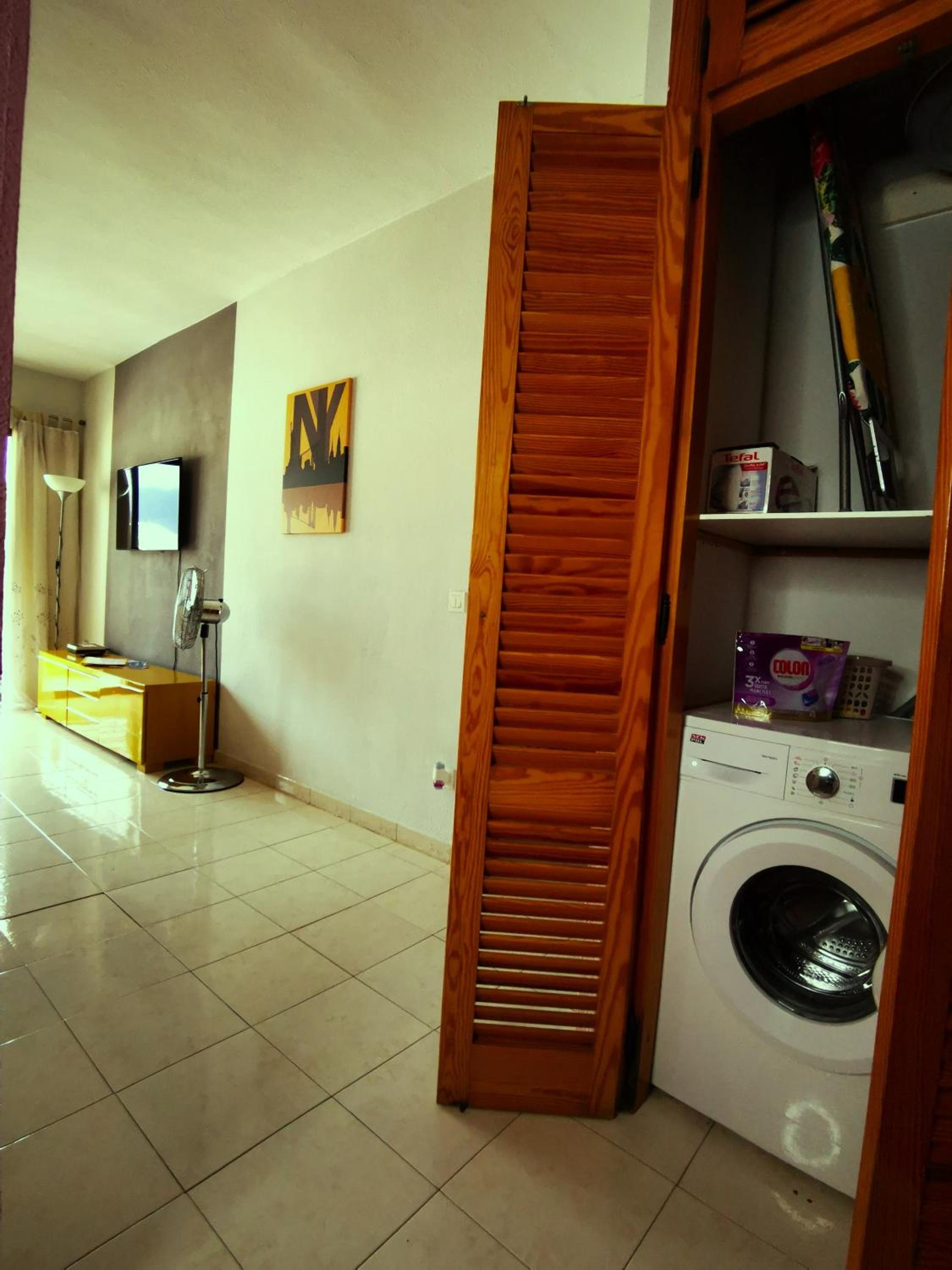 Skyline View Apartment - FREE PRIVATE Parking Including & Guest BONUS