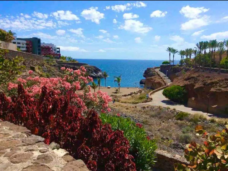 Skyline View Apartment - FREE PRIVATE Parking Including & Guest BONUS