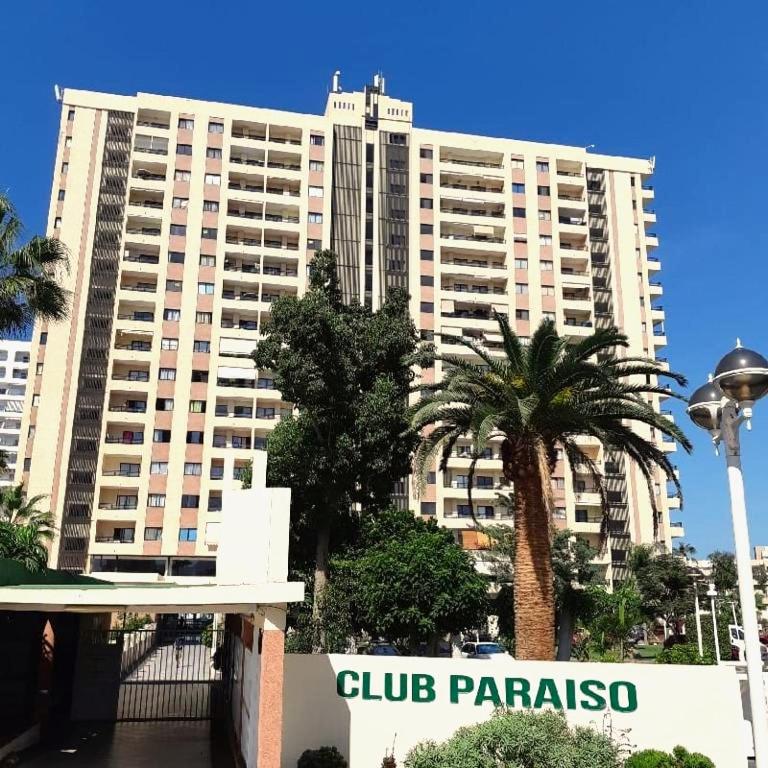 Skyline View Apartment - FREE PRIVATE Parking Including & Guest BONUS