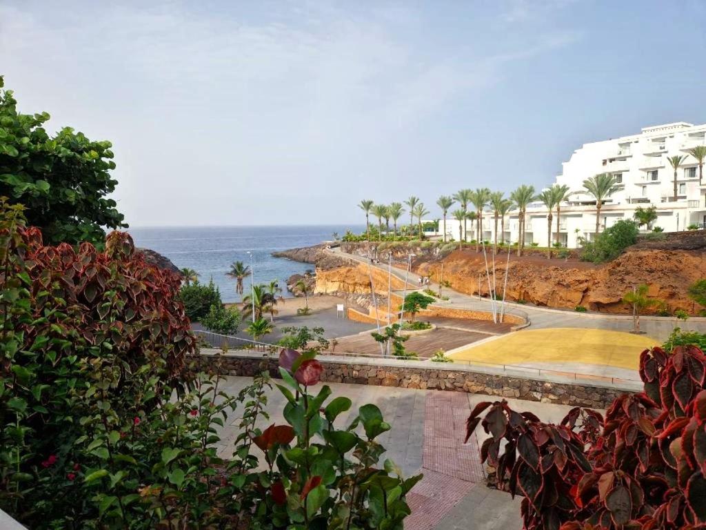 Skyline View Apartment - FREE PRIVATE Parking Including & Guest BONUS