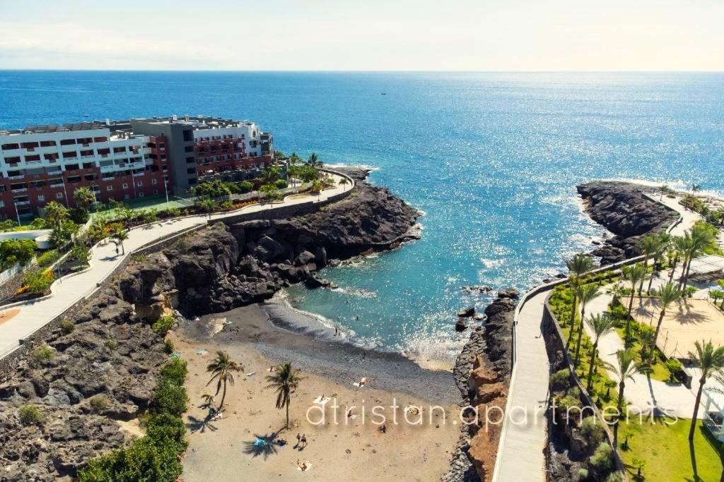 Skyline View Apartment - FREE PRIVATE Parking Including & Guest BONUS
