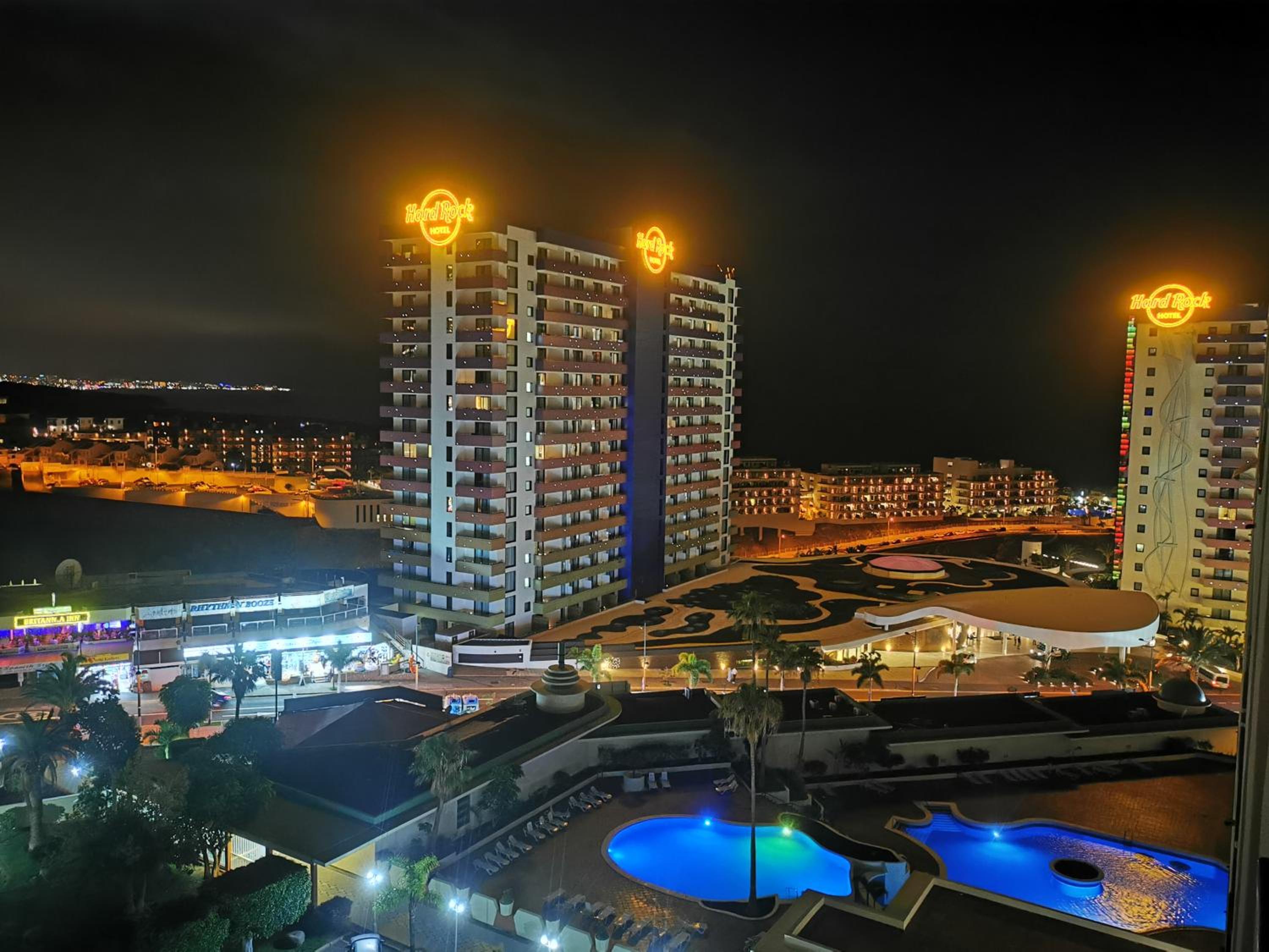 Skyline View Apartment - FREE PRIVATE Parking Including & Guest BONUS