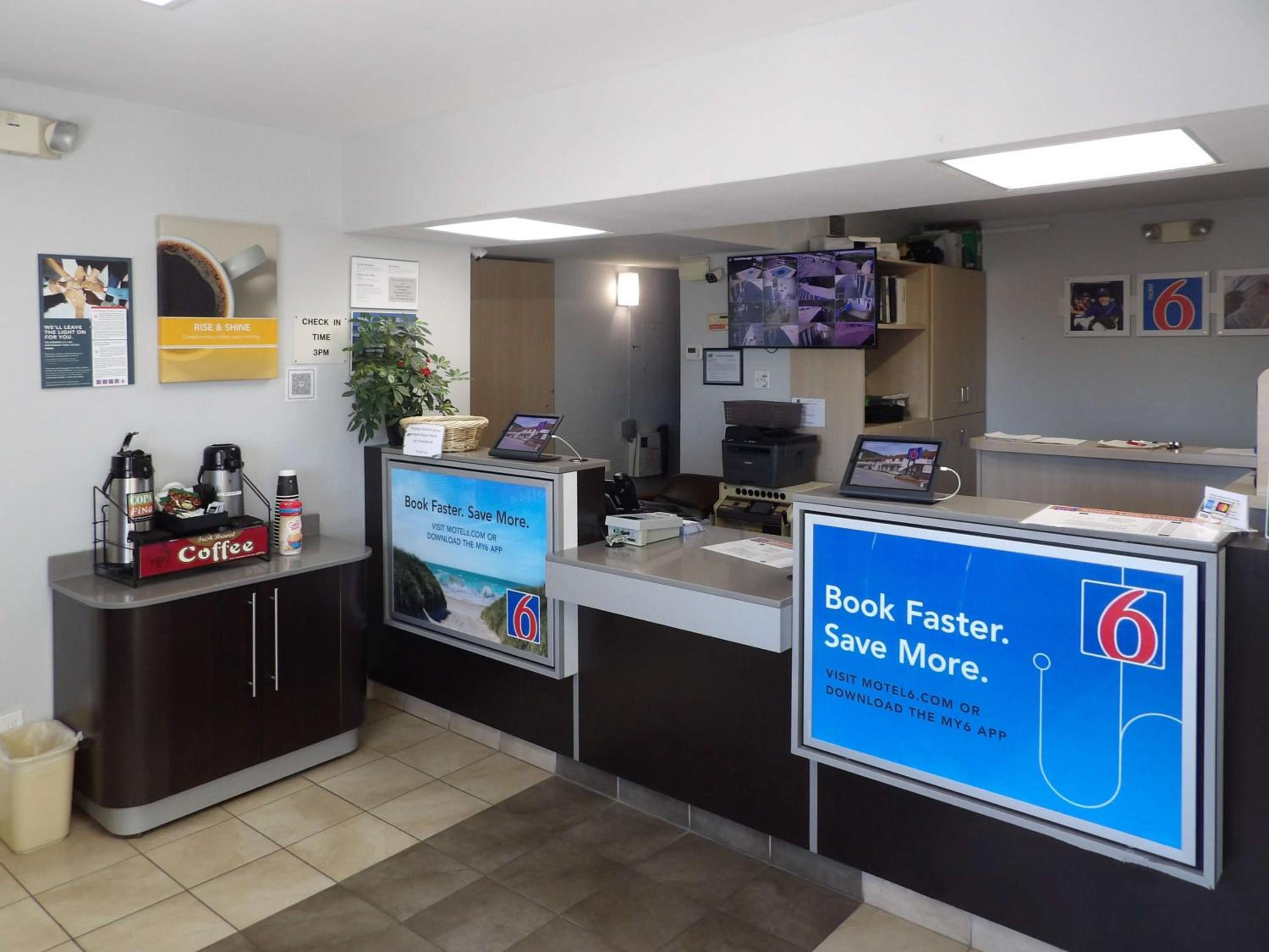 Ontario Vacations - Motel 6 Ontario, OR - Property Image 1
