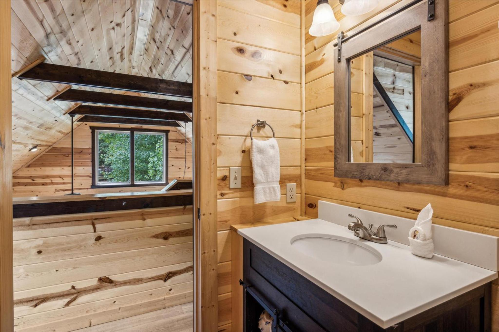 Music Row | 2BR in Pigeon Forge view 4