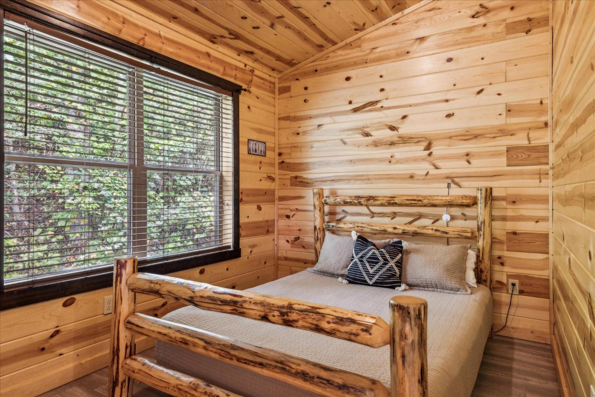 Music Row | 2BR in Pigeon Forge view 2