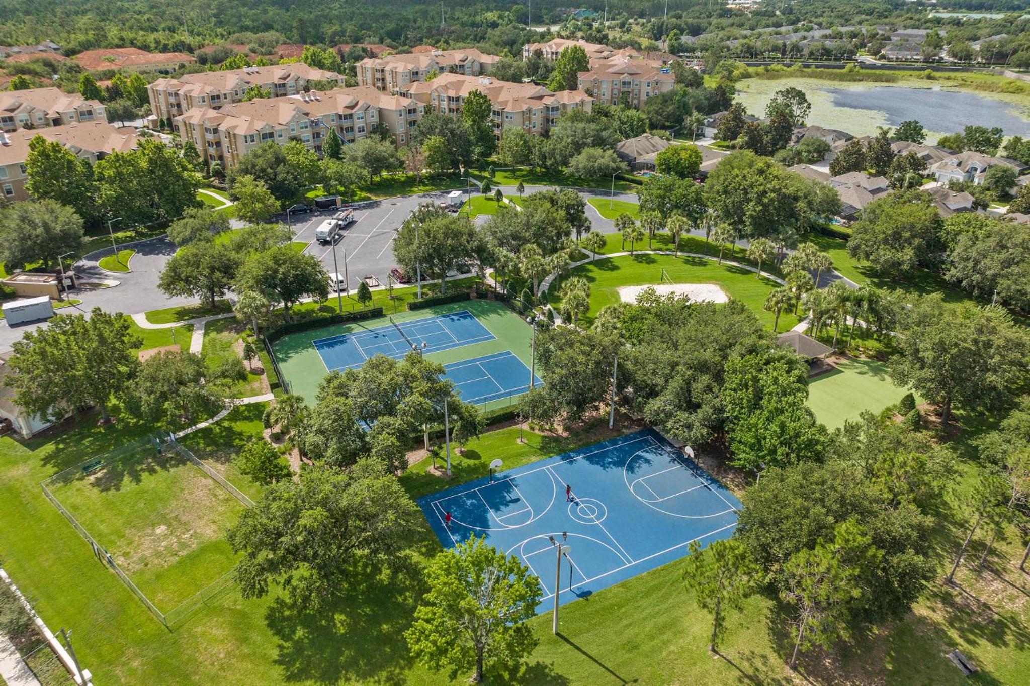 Entire Home 6 Bedroom 4 Bath, Pool & Spa Disney