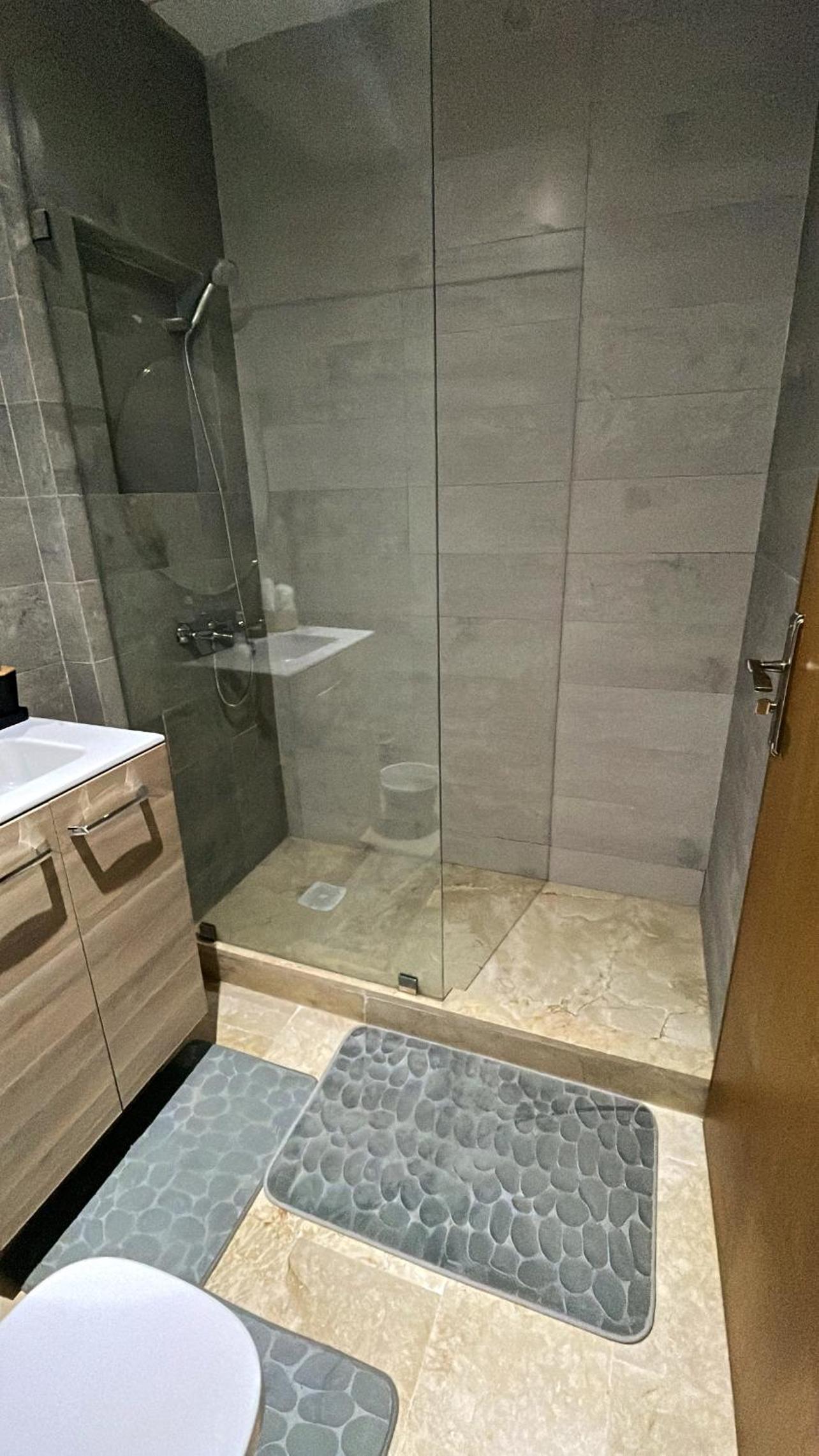 Elégant appartement avec un accès piscine jardin parking sous-sol et wifi haut débit FIBRE OPTIQUE view 4