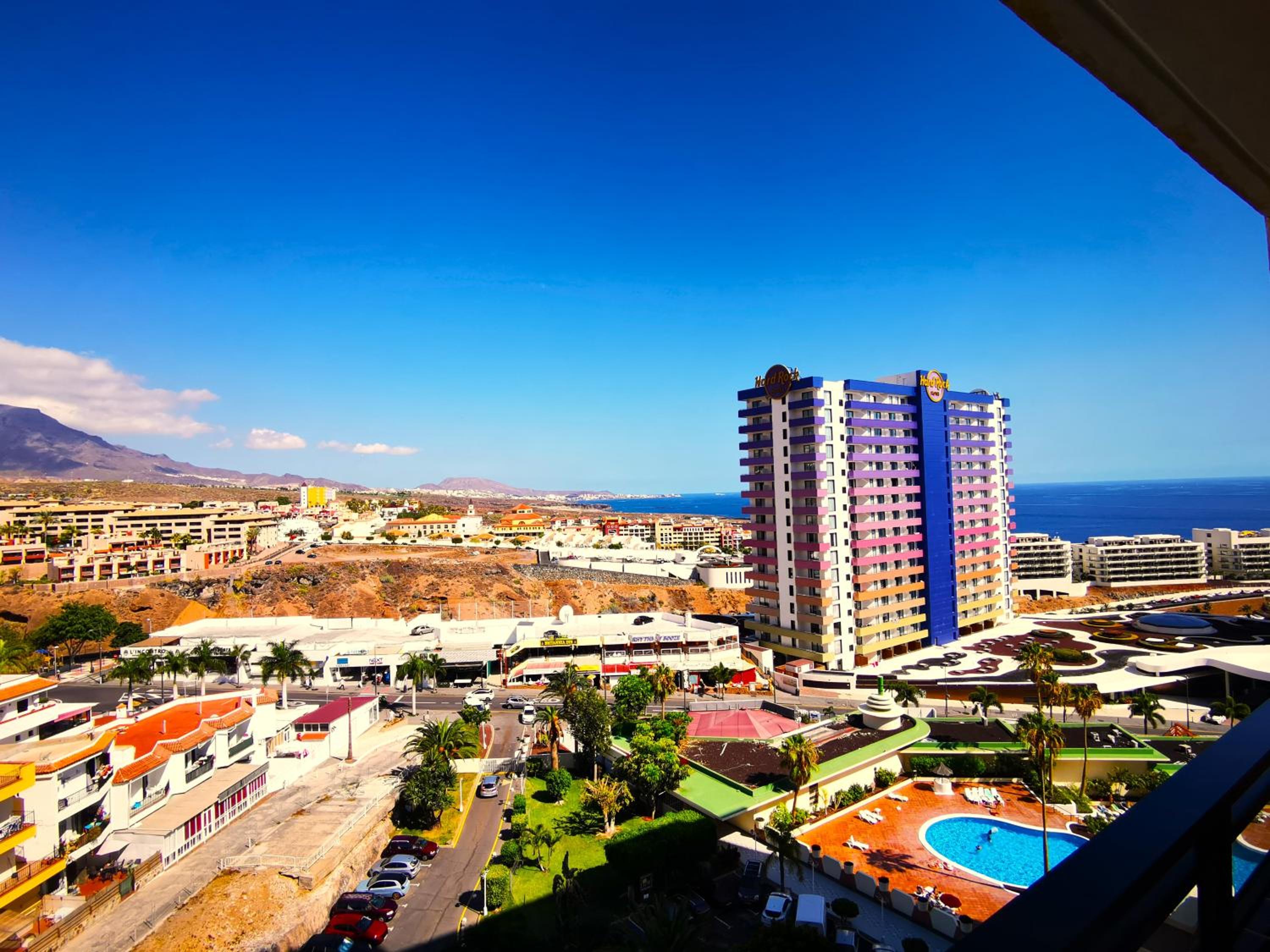 Skyline View Apartment - FREE PRIVATE Parking Including & Guest BONUS