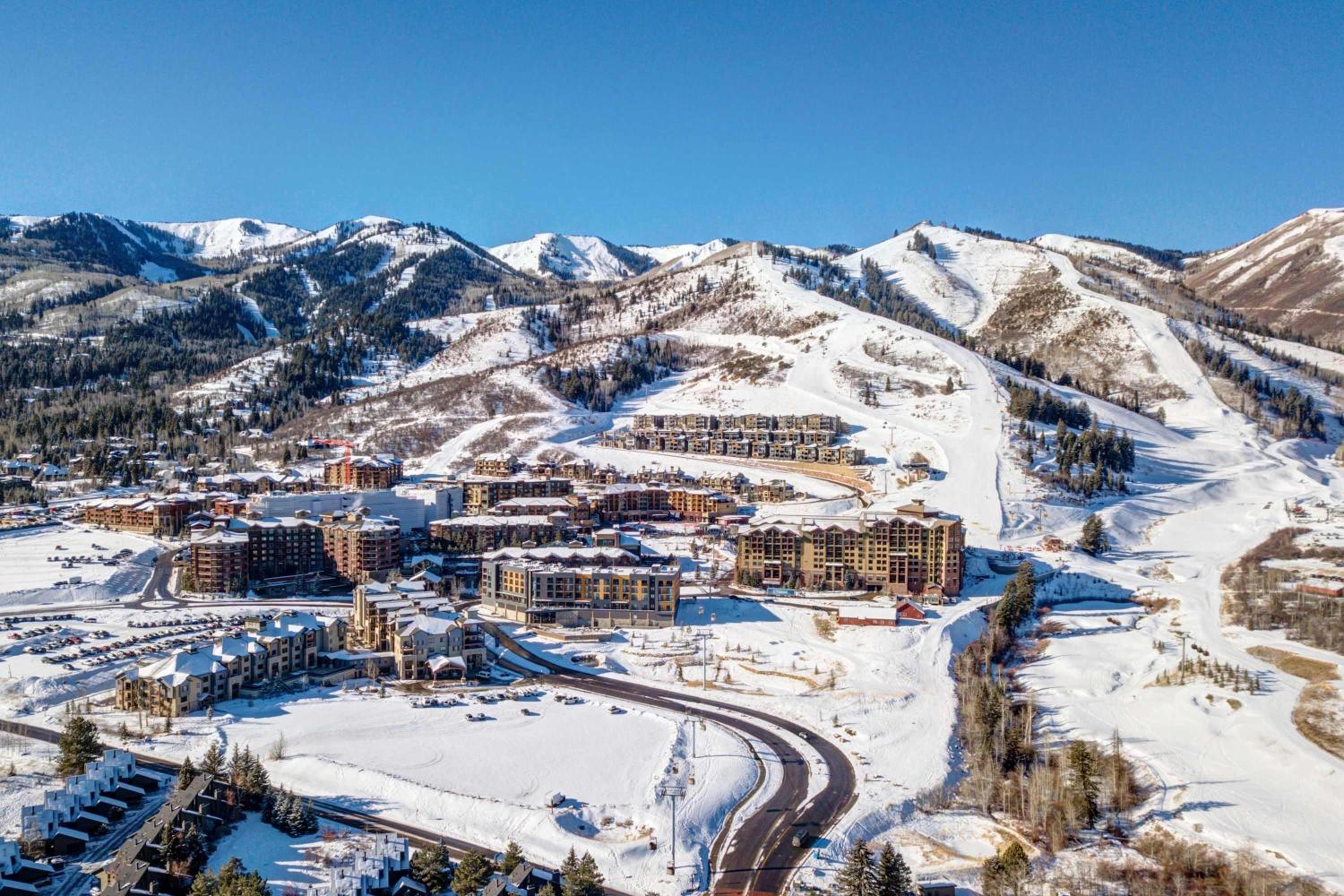 Canyons Resort, Community Hot Tub Retreat, Slopes located steps away! view 5