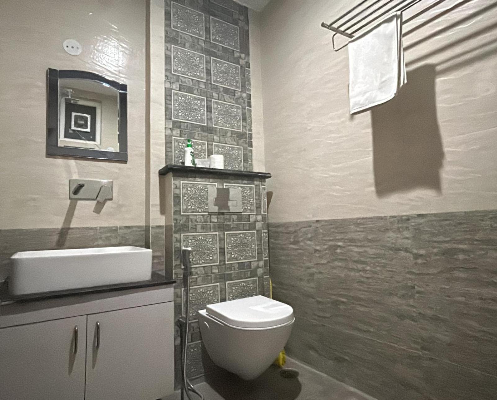 Ima Ganga Hotel - Aesthetic Mountain View Rooms With Netflix, Elevator, Backup In Upper Tapovan view 5