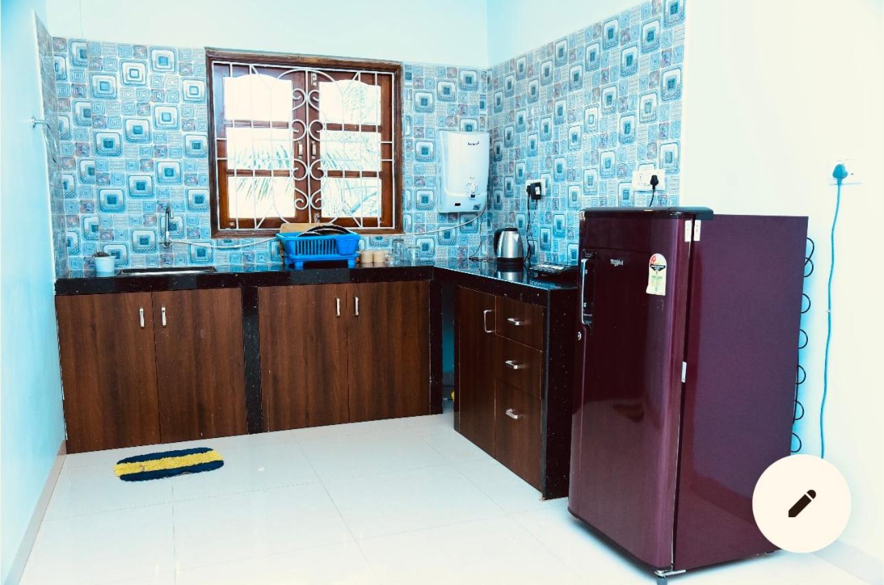Gayatri home stay 3bhk near Baga beach view 3