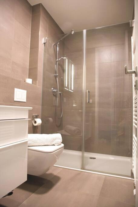 Charming Studio close to city centre view 5