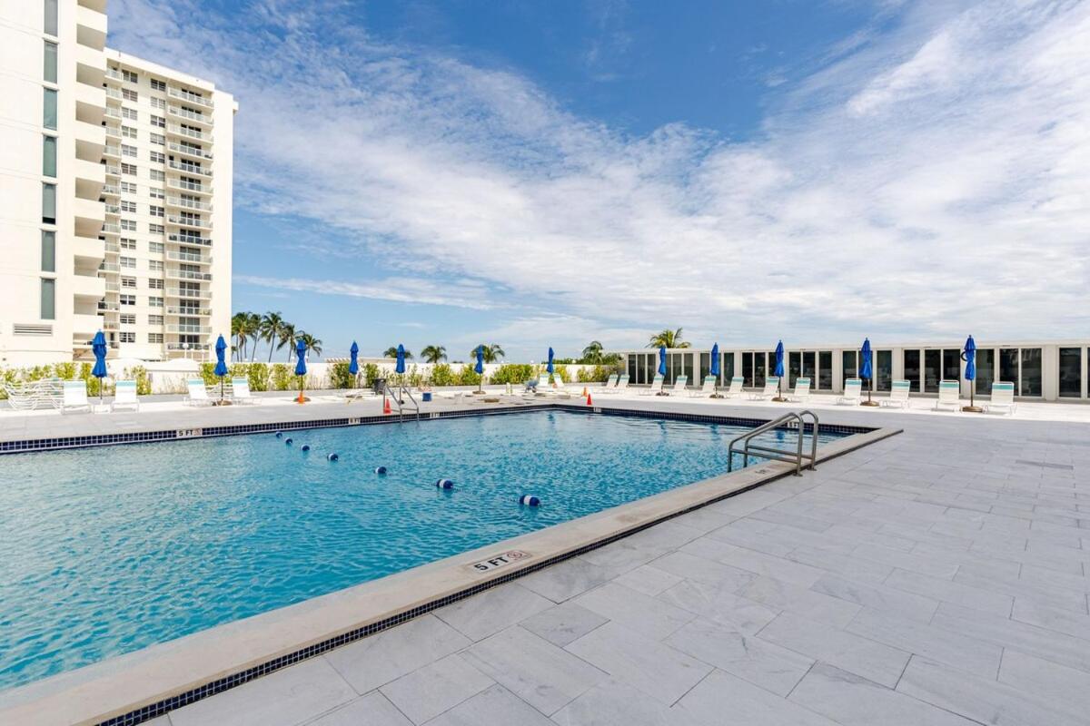 Pavilion -Amazing bay sunset-Miami Beach view 5