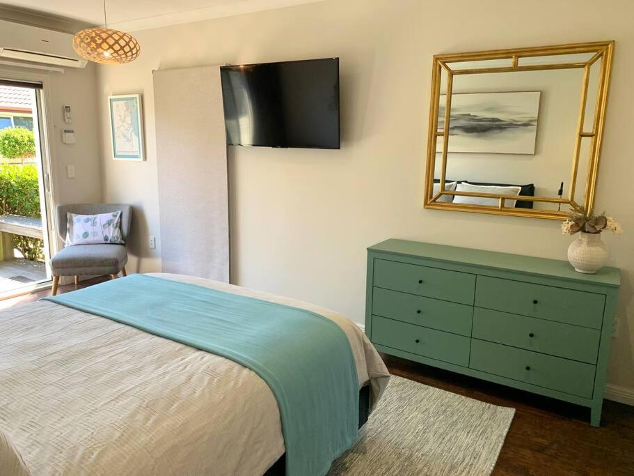 Hawkes Bay Wine Country Suite view 3