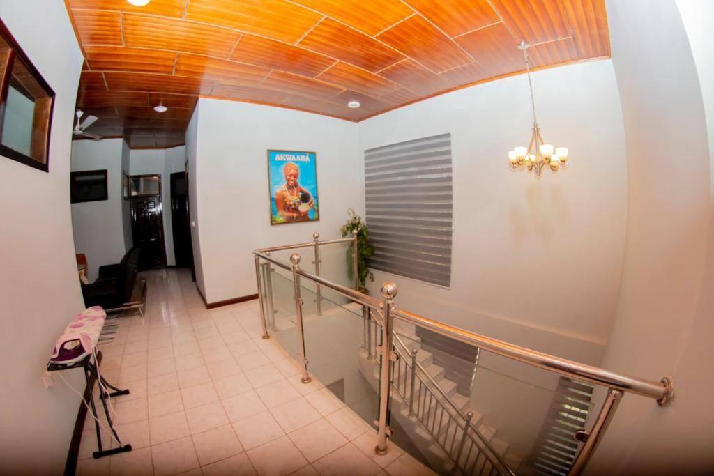 Gyakyewaa Villa