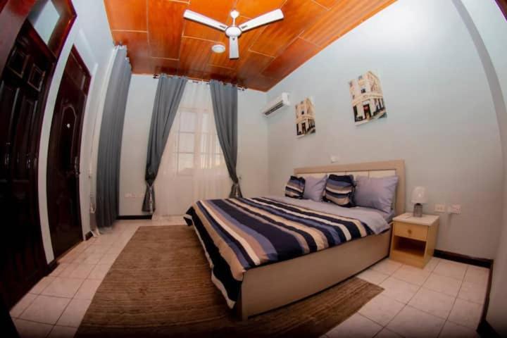 Gyakyewaa Villa