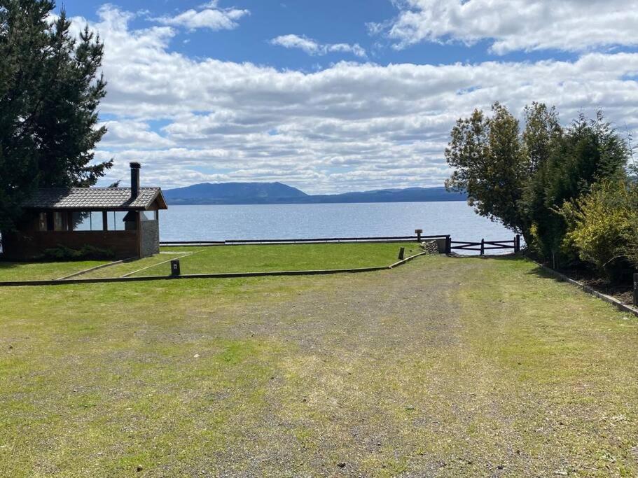 Casa de ensueño con piscina, quincho y acceso lago