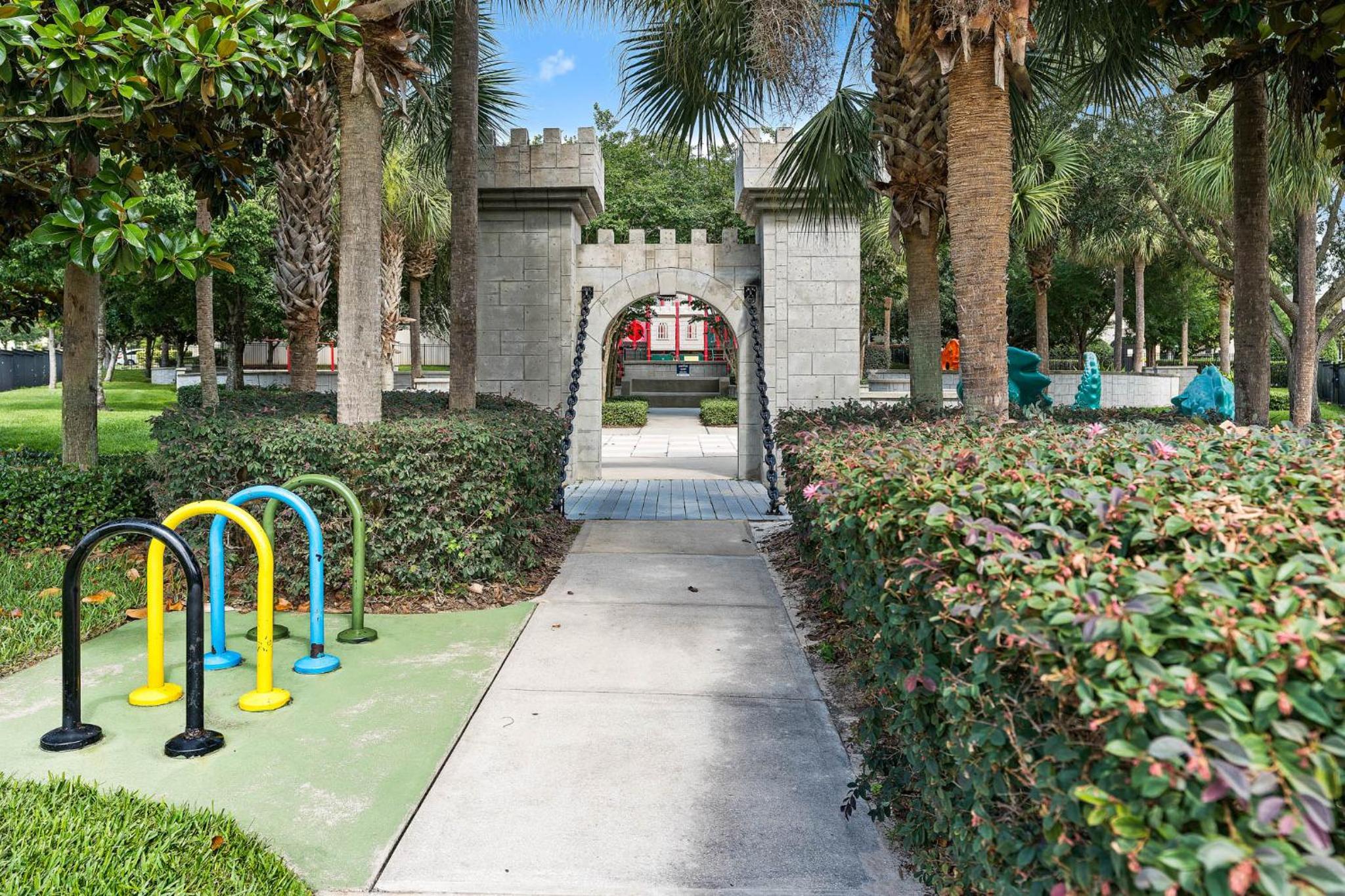 Entire Home 6 Bedrooms Pool & Spa Near Disney