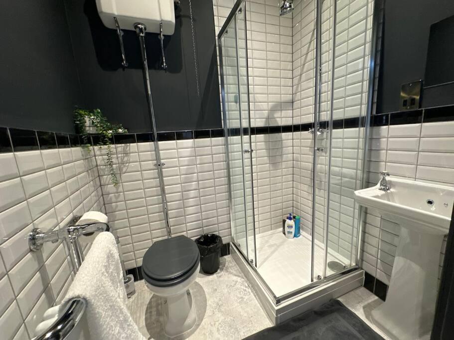Stunning 2-bedroom Apartment in Manchester Centre view 4
