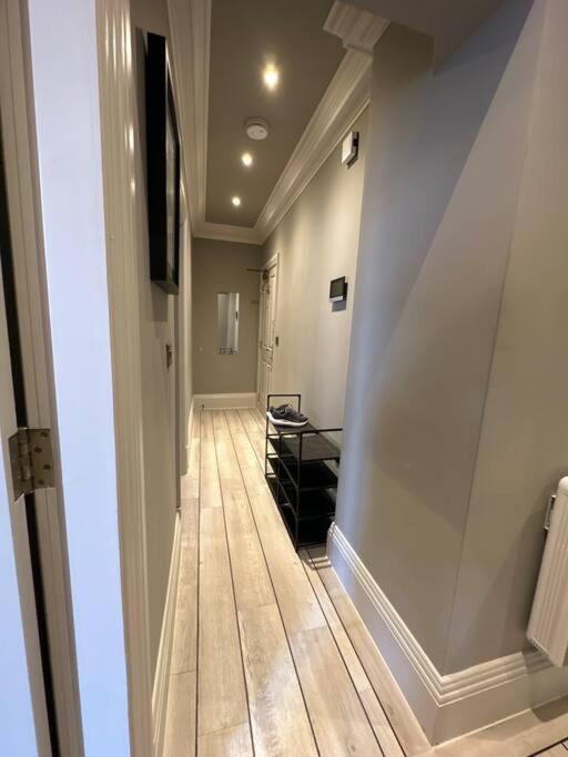 Stunning 2-bedroom Apartment in Manchester Centre view 5