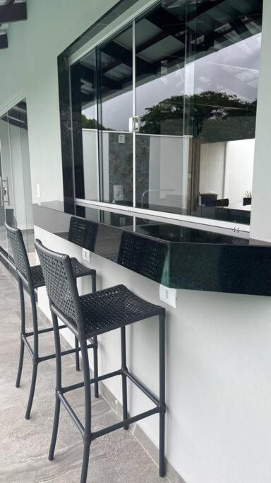 Casa com piscina em Florestal