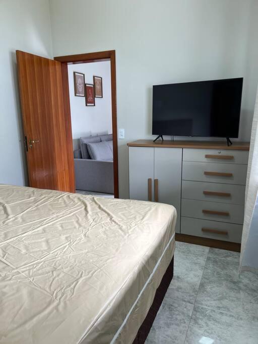Casa com piscina em Florestal