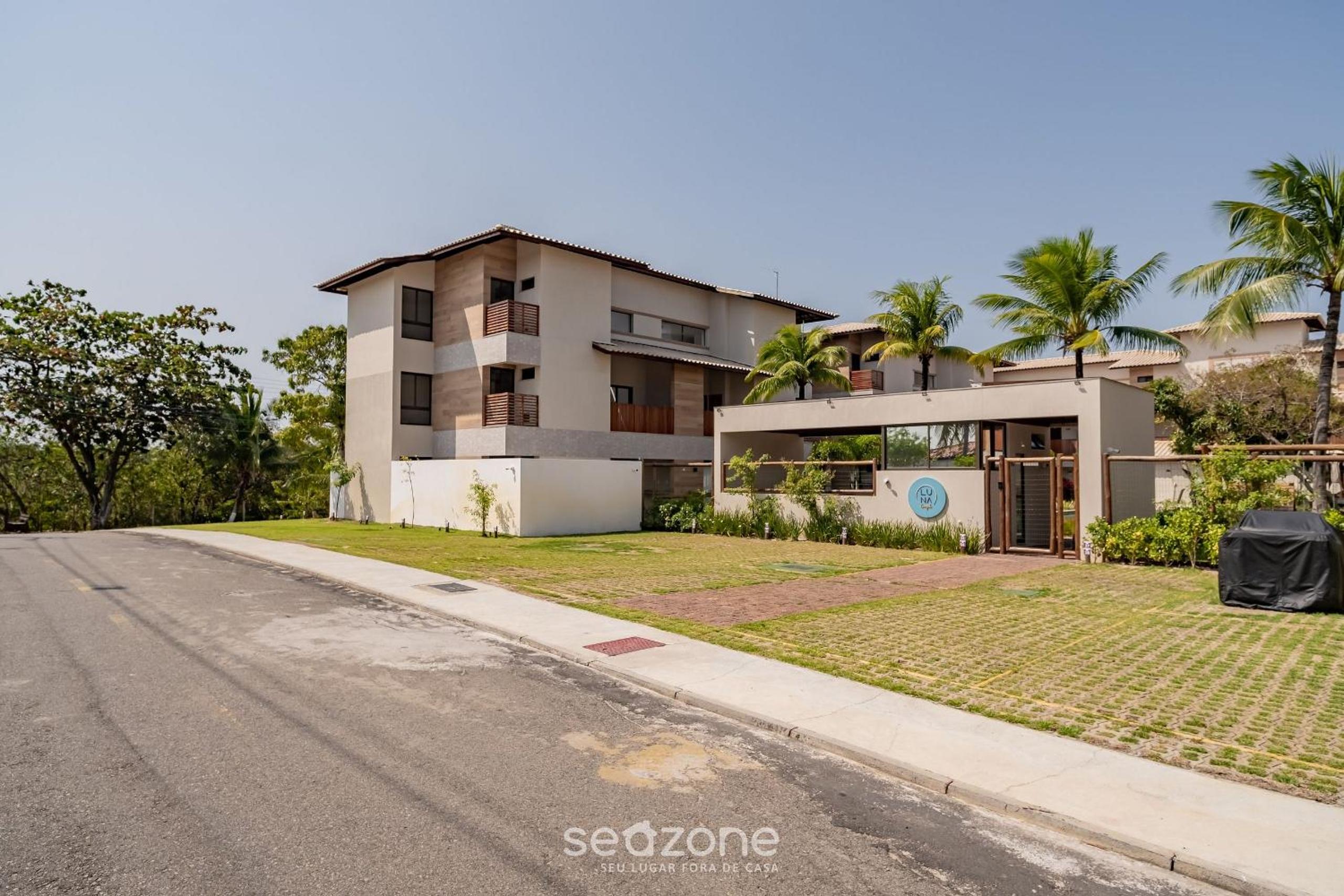 Apto em condo c/ piscina em Guarajuba ALG103