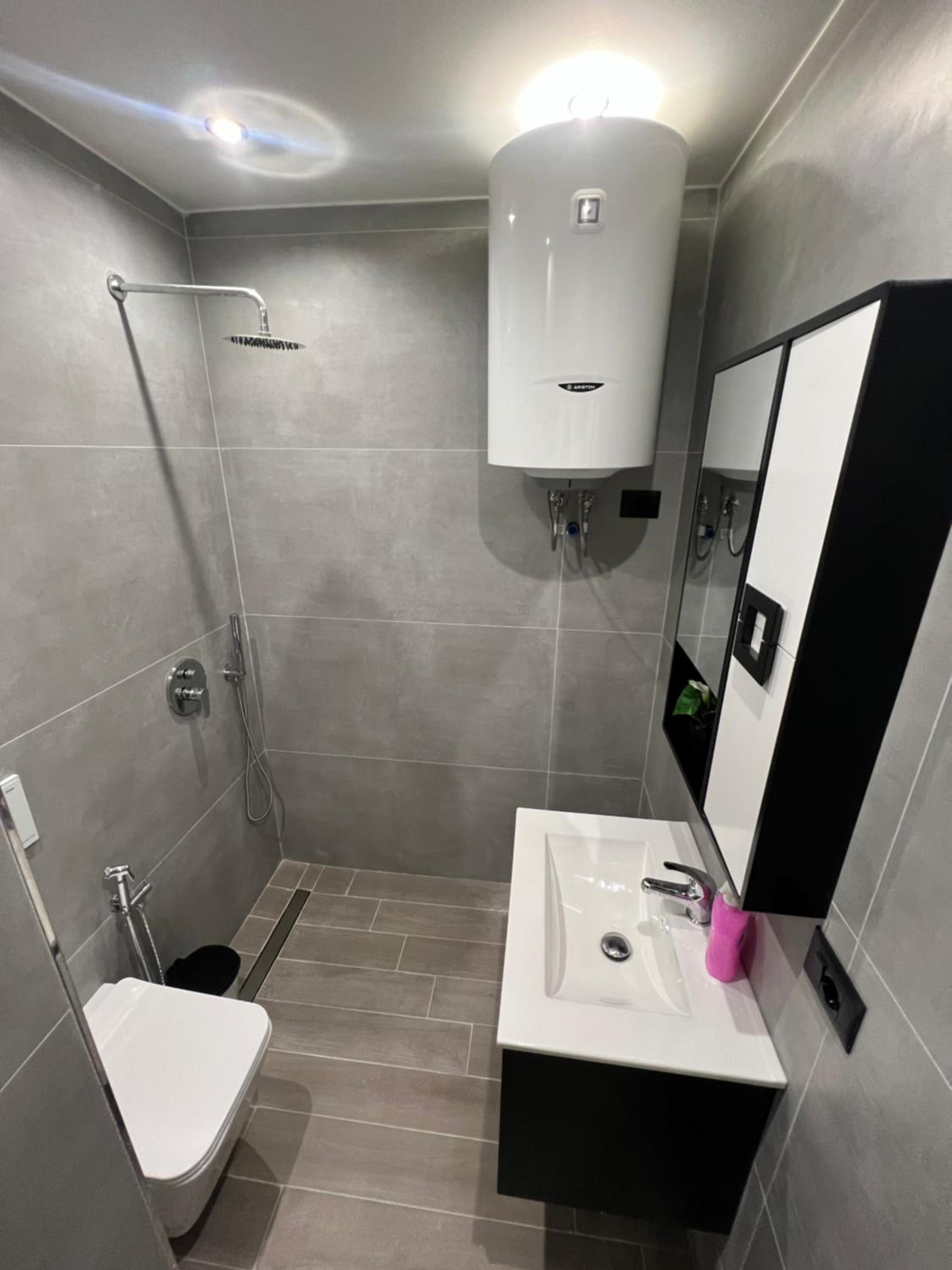 Greis Apartments