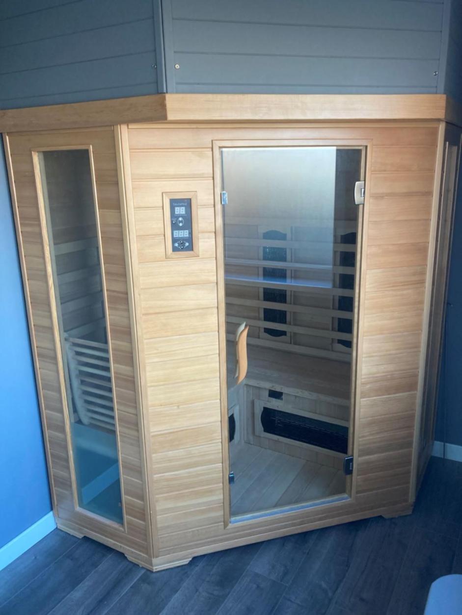 Carloway Self Catering, 5A Upper Carloway, Isle of Lewis, Outer Hebrides - Off grid, outdoor, wood fired hot tub and infra red sauna view 5