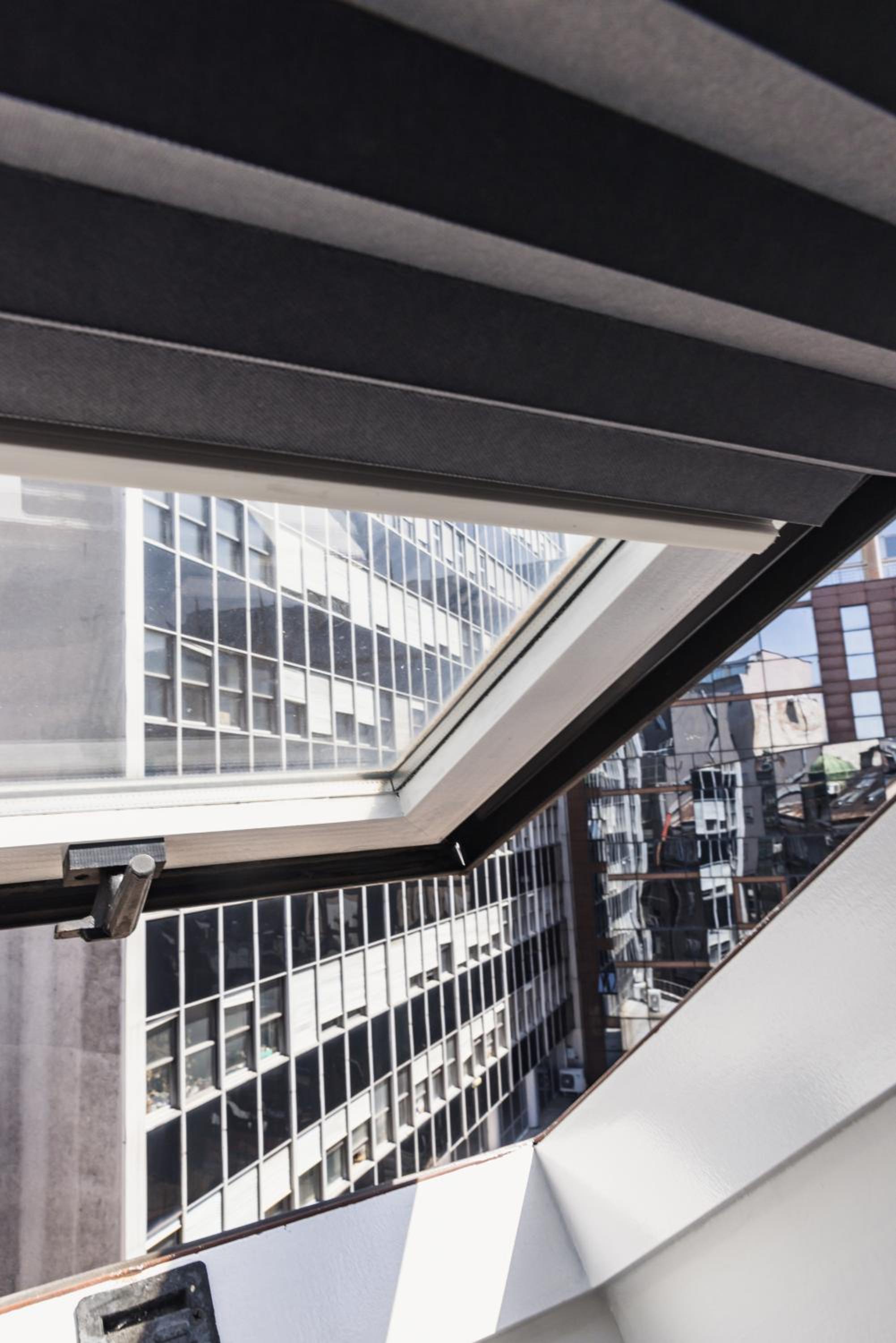 SAT modern 2-bedroom loft in city center view 2