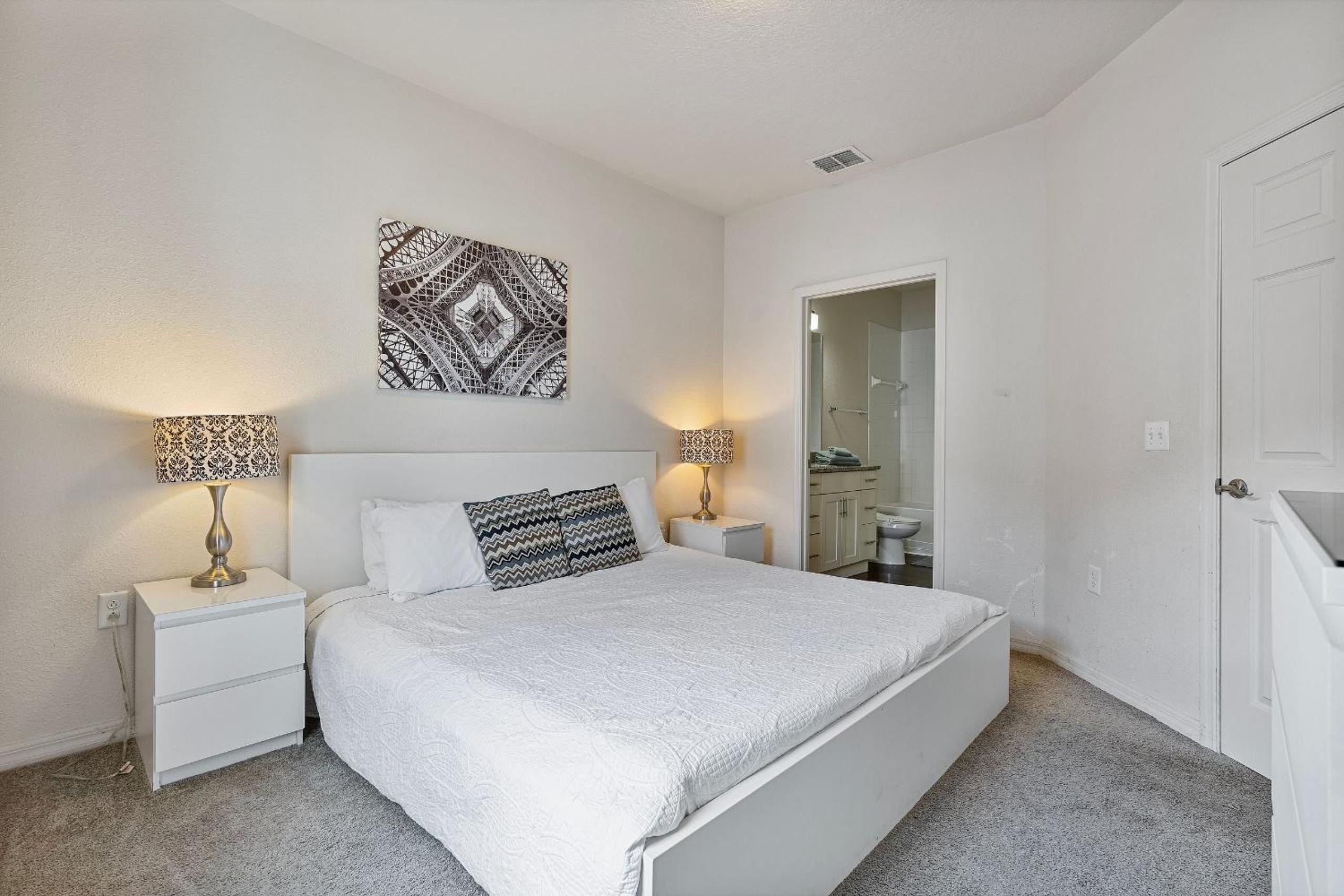 4BR Lucaya Village Home for Big Groups view 5