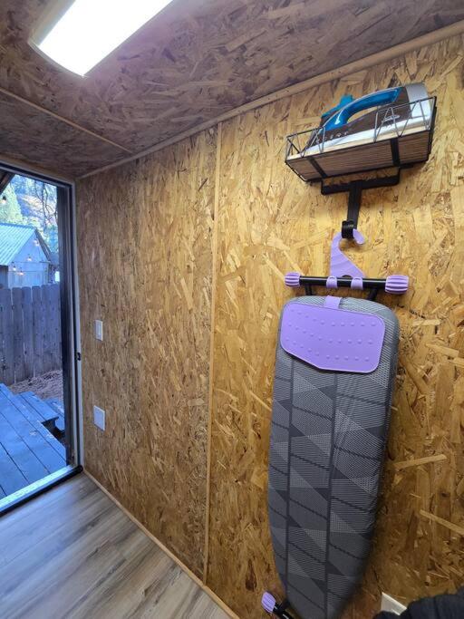 Cozy mountain cabin close walk to Midtown with AC view 2
