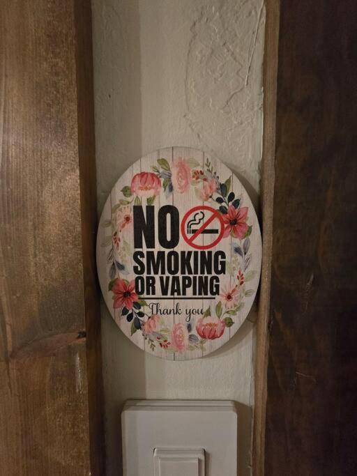 Cozy mountain cabin close walk to Midtown with AC view 3