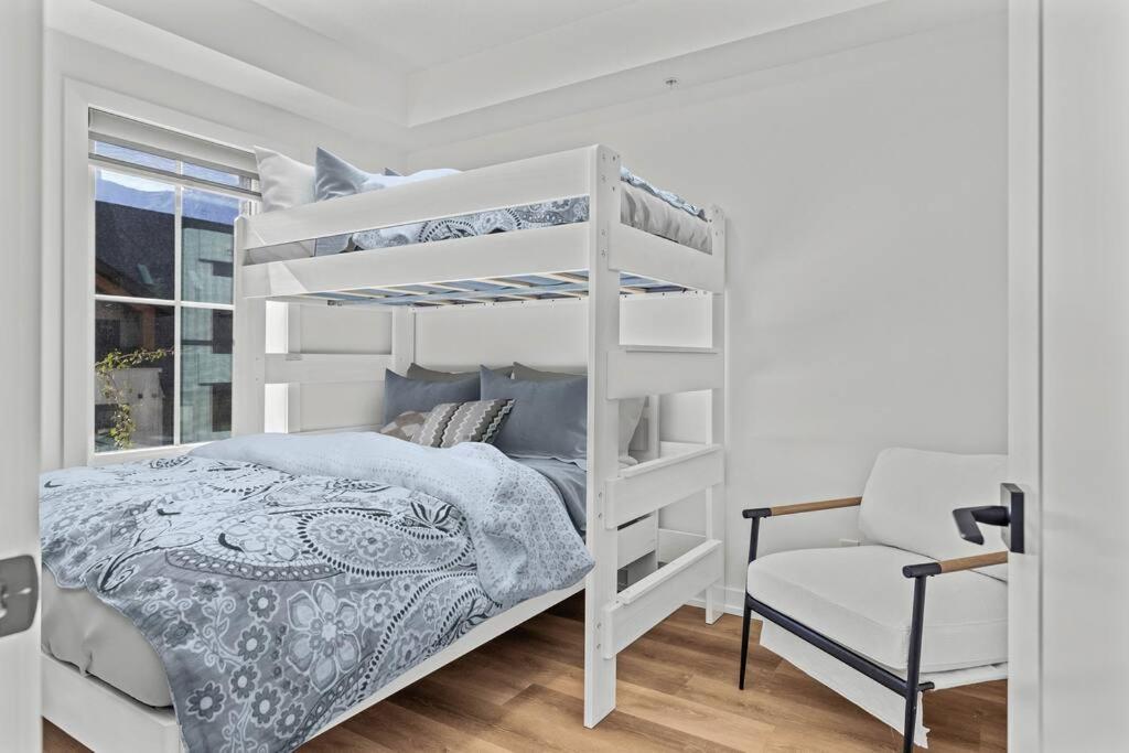 Golden Ridge - 2 Bedroom plus Den