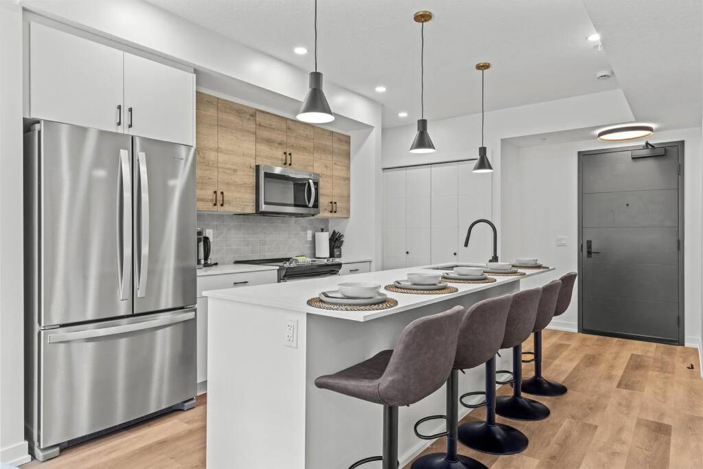Golden Ridge - 2 Bedroom plus Den
