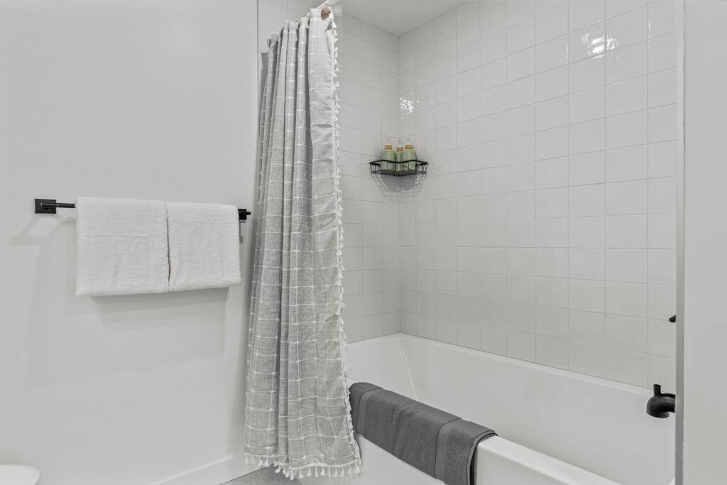 Golden Ridge - 2 Bedroom plus Den