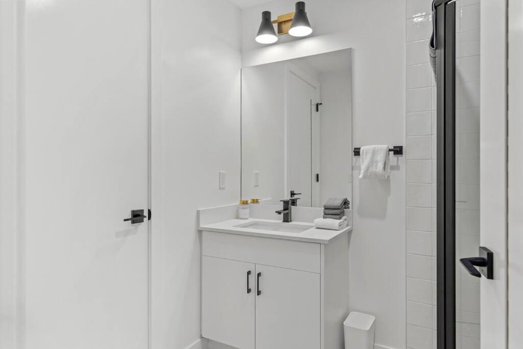 Golden Ridge - 2 Bedroom plus Den