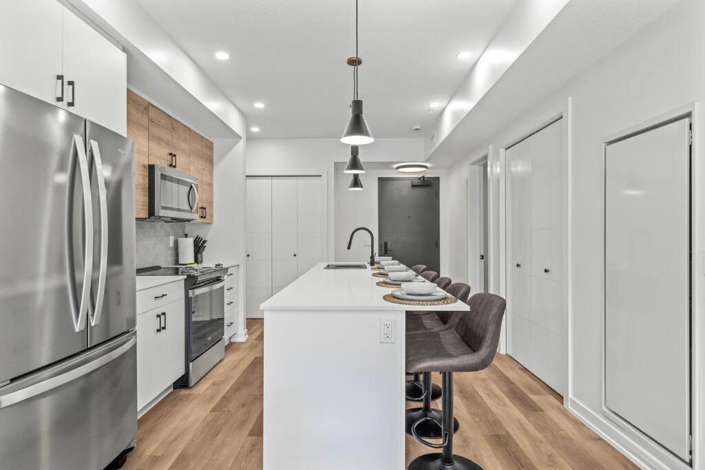 Golden Ridge - 2 Bedroom plus Den