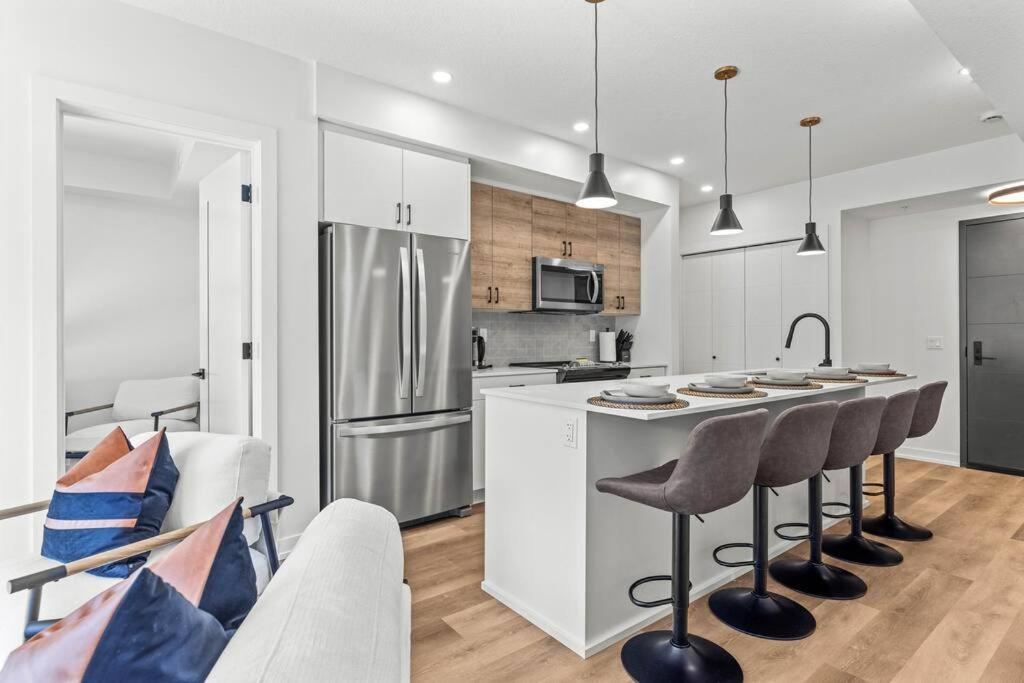 Golden Ridge - 2 Bedroom plus Den