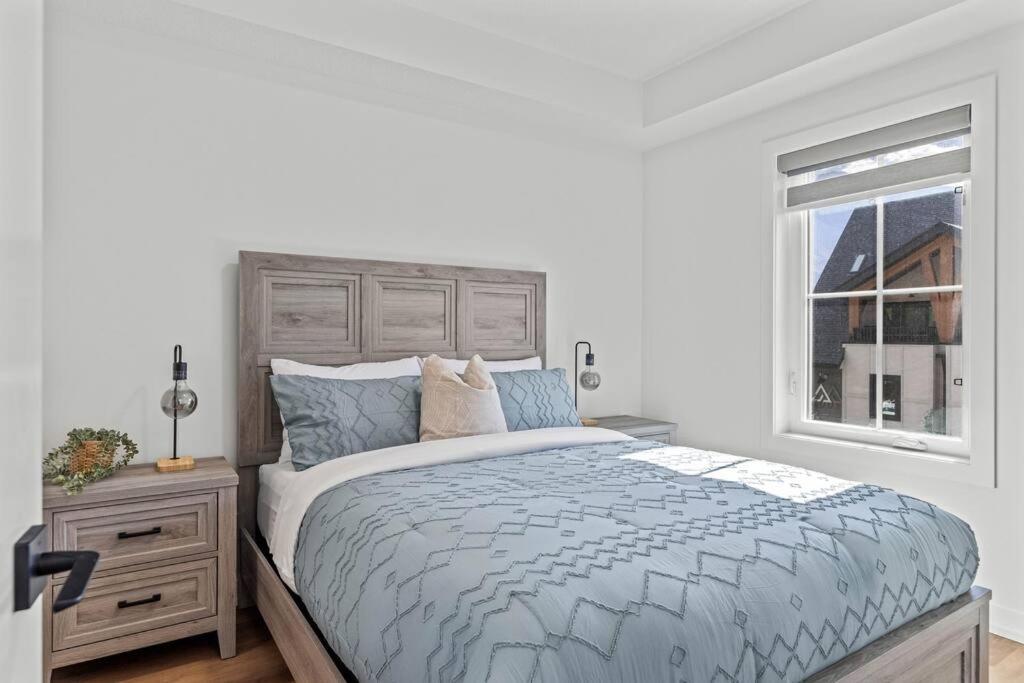 Golden Ridge - 2 Bedroom plus Den